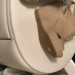 chinese laundry wedges